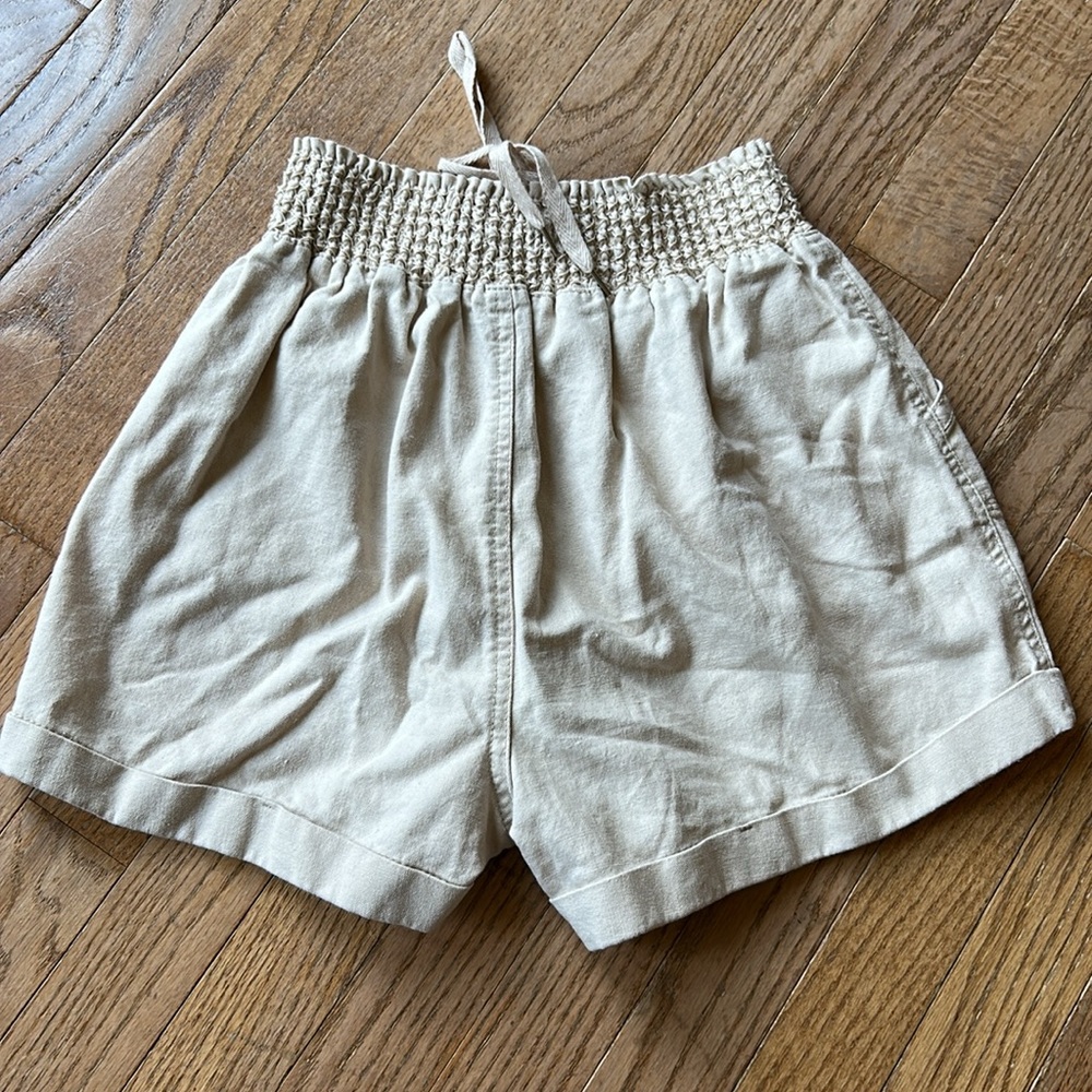 Shorts size small - Picture 5 of 7
